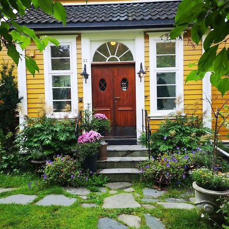 Wergelandshuset, egen leilighet 60 m2 Appartement Kristiansand Buitenkant foto
