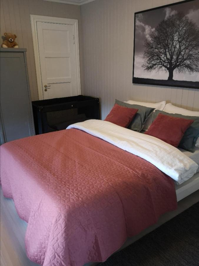 Wergelandshuset, egen leilighet 60 m2 Appartement Kristiansand Buitenkant foto